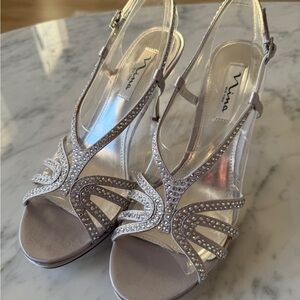 NWT Nina Women's Silver Strappy Heels